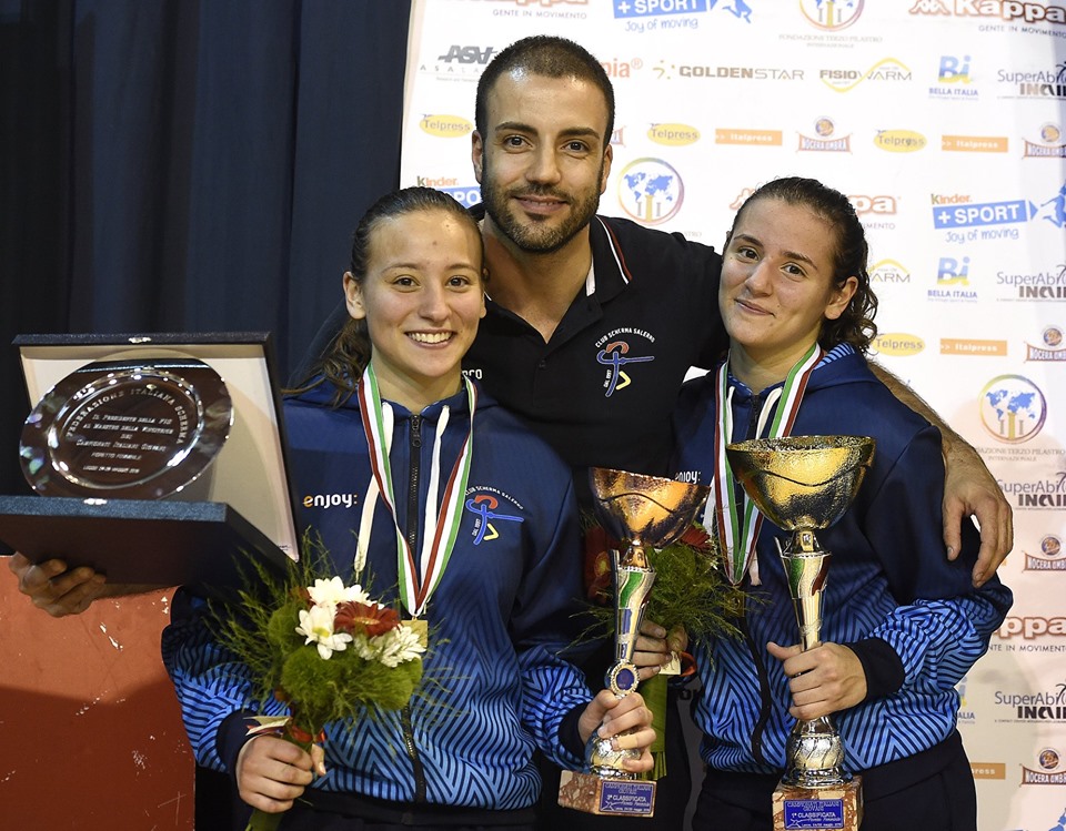 Giorgia e Claudia Memoli scherma Salerno maestro Autuori